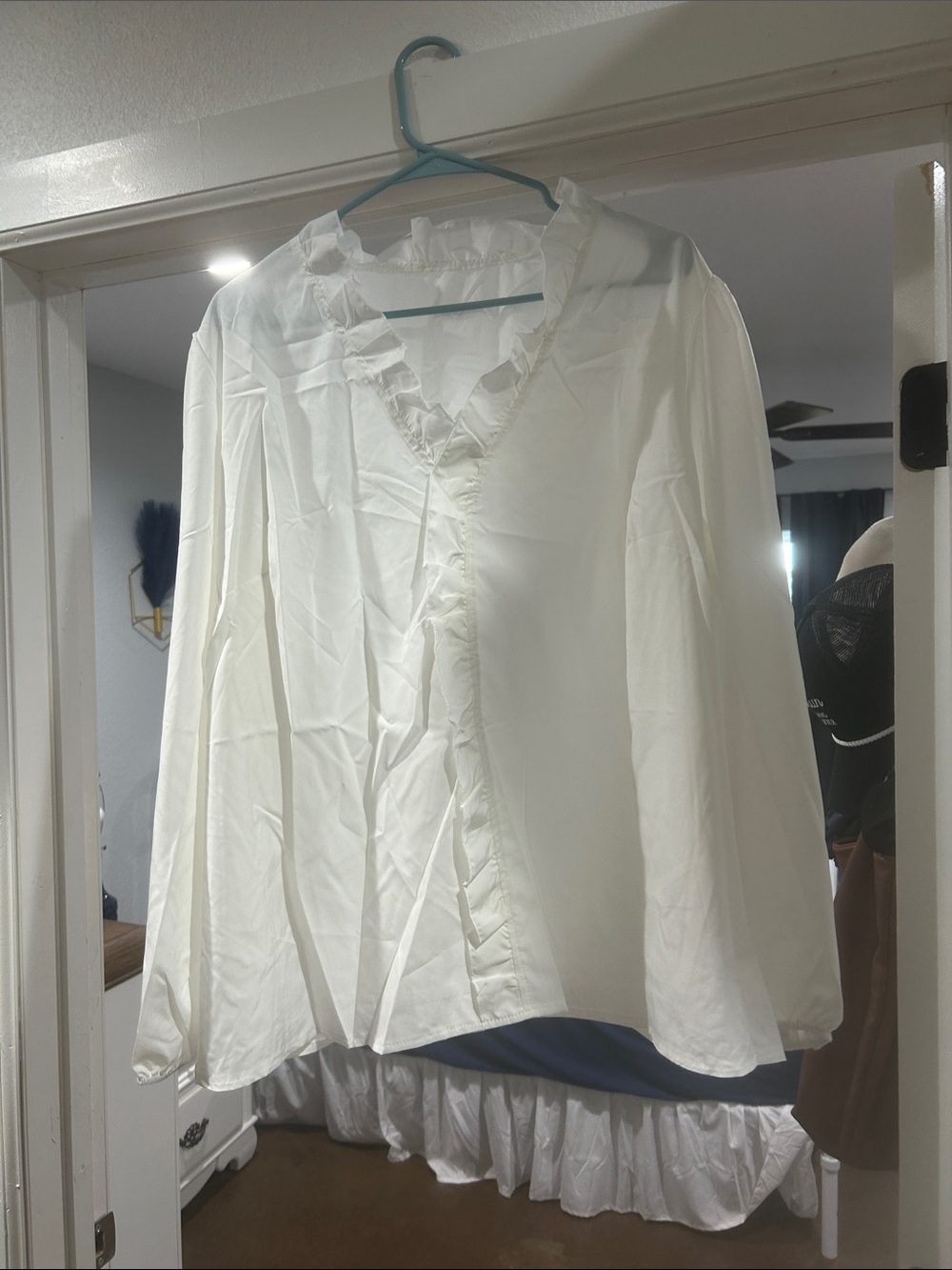 Source Unknown Cream Ruffle V-Neck Blouse - Women